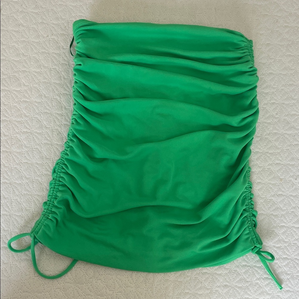 Green Ruched mini skirt - Picture 2 of 4